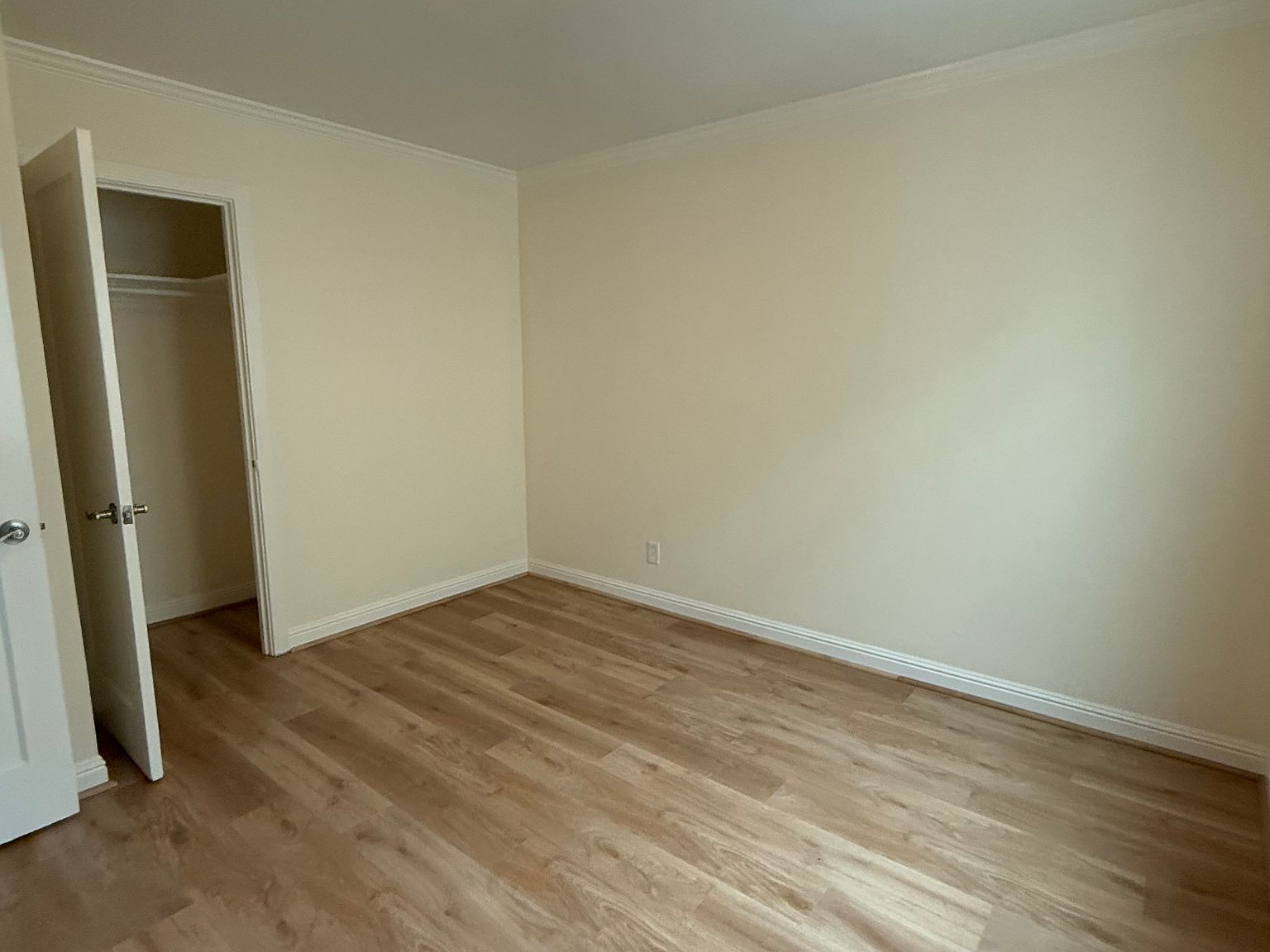 4083 19th Ave Zillow photo 5