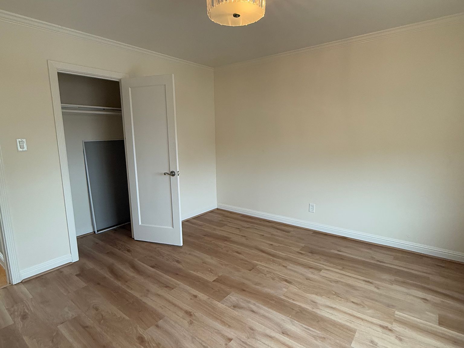 4083 19th Ave Zillow photo 18