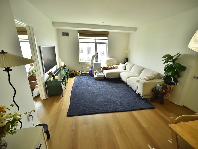 2nd image of 451 Kansas St Unit 558