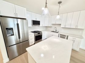 48-50 Winfield St Zillow photo 7