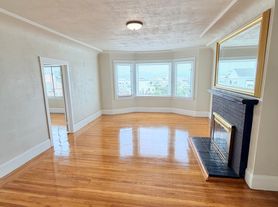 5400 Fulton St #201 Zillow photo 11