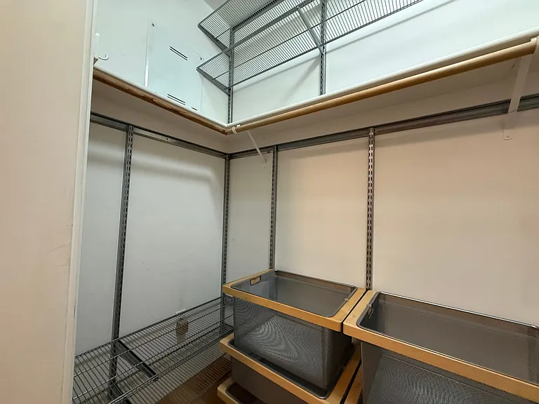 8th image of 566 S Van Ness Ave APT 2