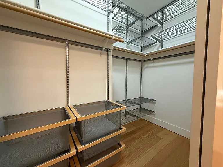 9th image of 566 S Van Ness Ave APT 2