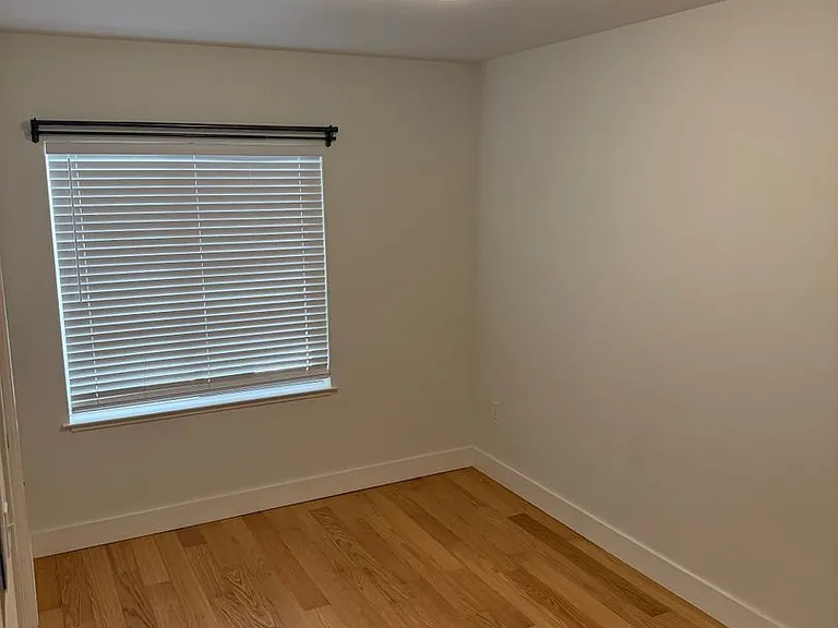 12th image of 566 S Van Ness Ave APT 2