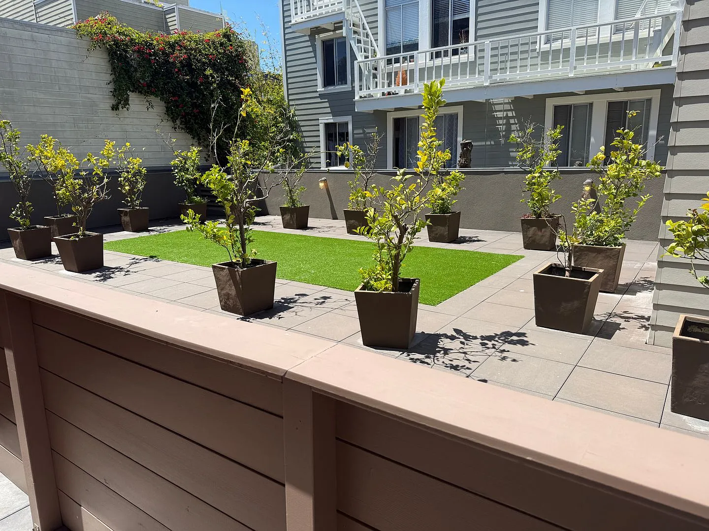 13th image of 566 S Van Ness Ave APT 2