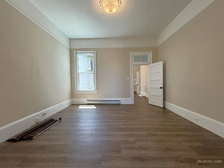 5th image of 60 Mirabel Ave