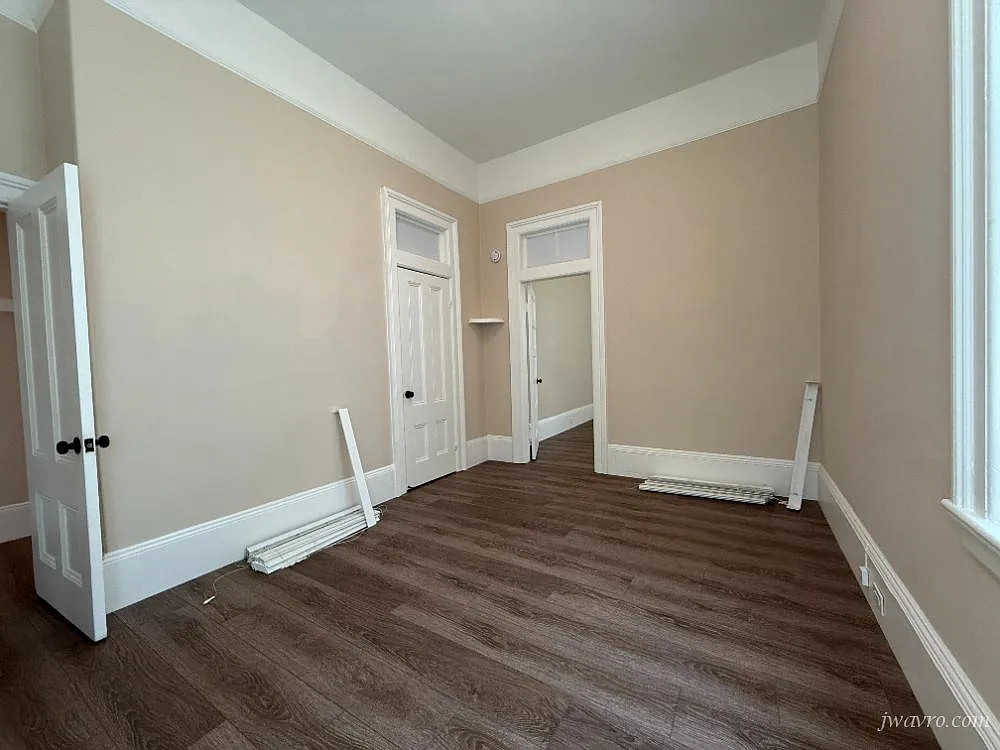10th image of 60 Mirabel Ave