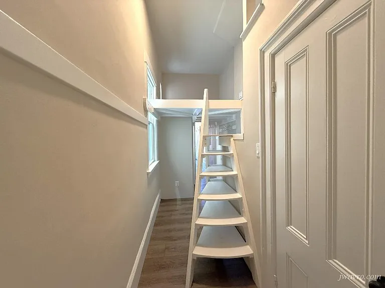 12th image of 60 Mirabel Ave