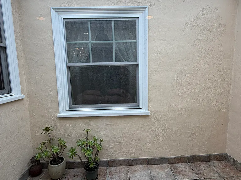 5th image of 610 Prague St