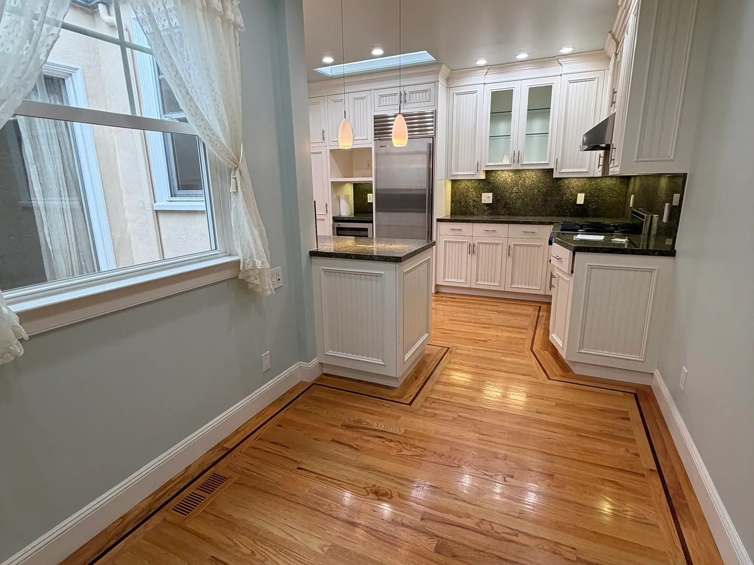 10th image of 610 Prague St