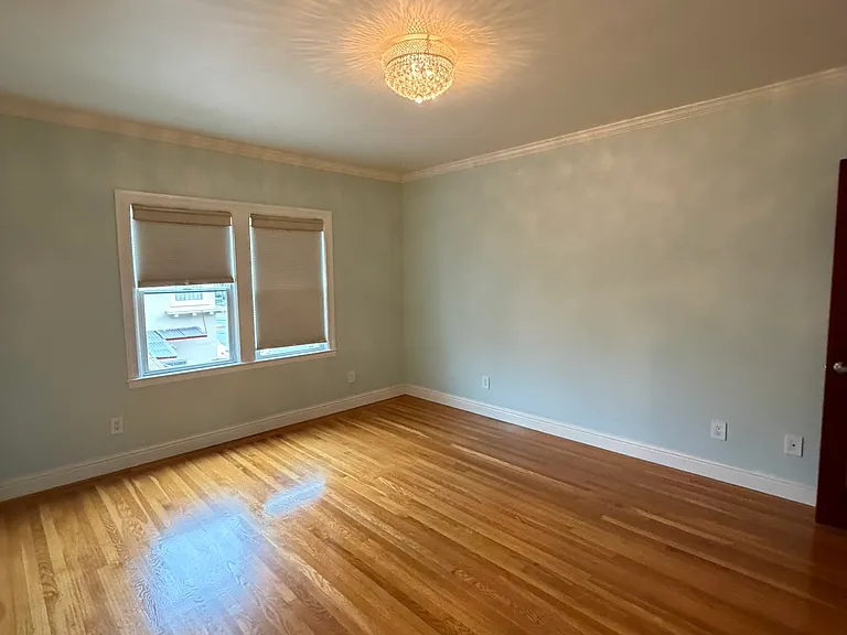 12th image of 610 Prague St