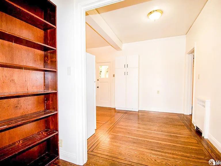 6th image of 65 Collingwood St APT 2