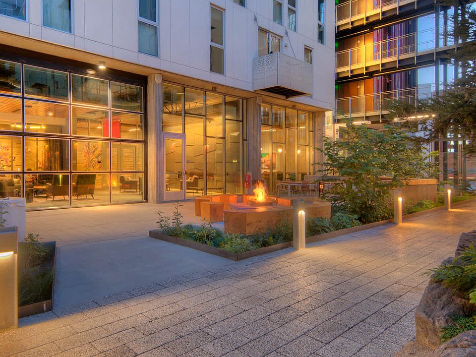Redwood Grove Courtyard