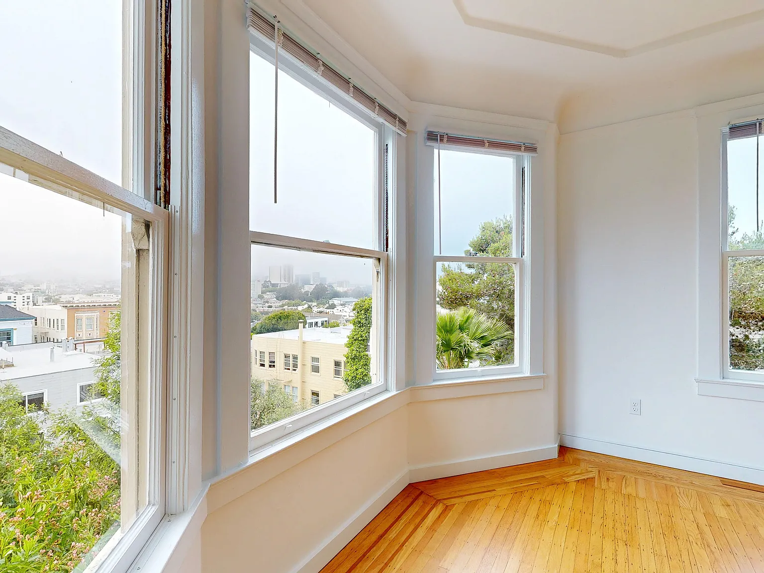4th image of 938 Hayes St #6