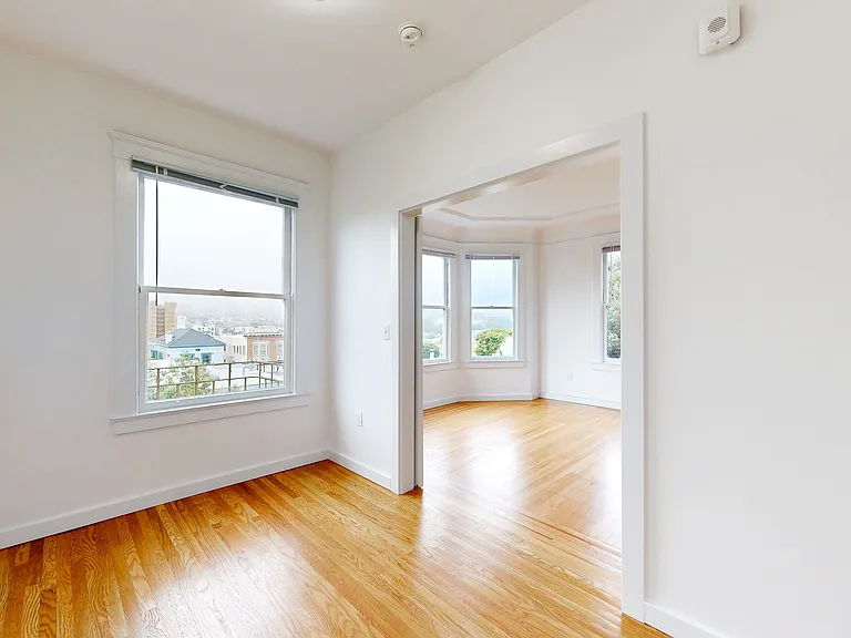 5th image of 938 Hayes St #6